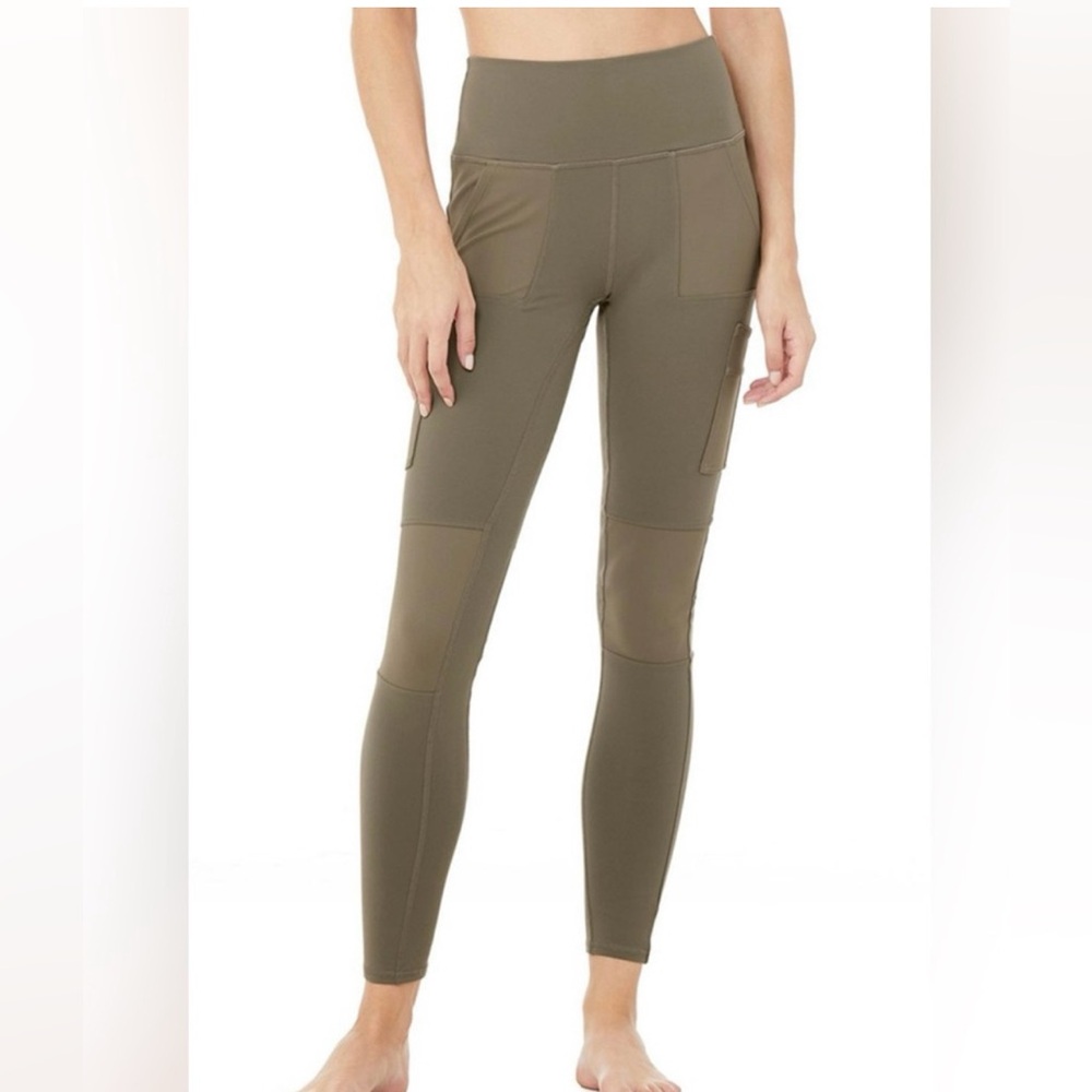 ALO YOGA High Waist Cargo Olive Legging